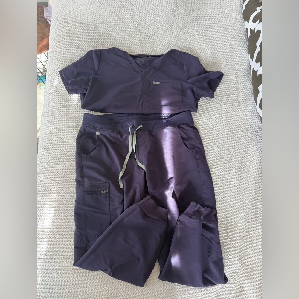 Figs Deep Purple Technical Scrub Set